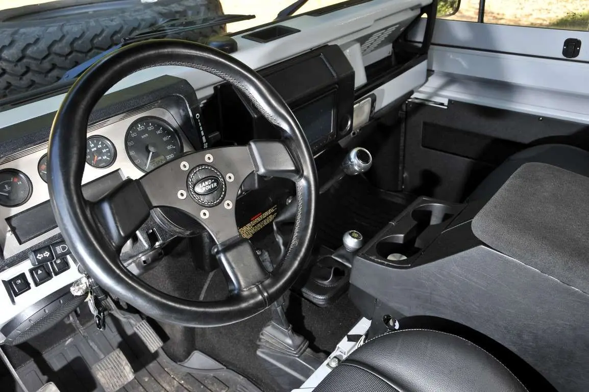 Projekt LDE: Land Rover 110 Cabrio, 4-türig · Serie-Look – Aufnahme 7