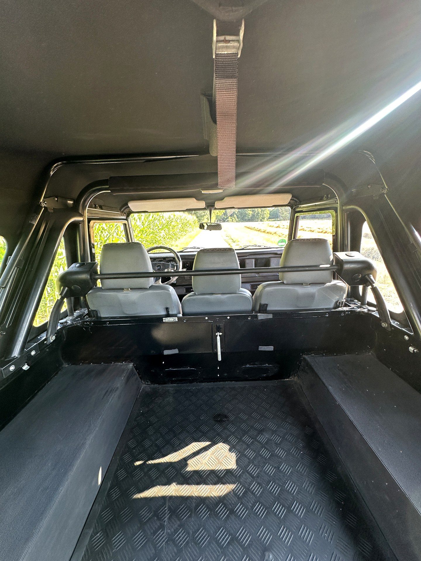 Land Rover Defender 90 Sondermodell Cabriolet Two — Aufnahme 23